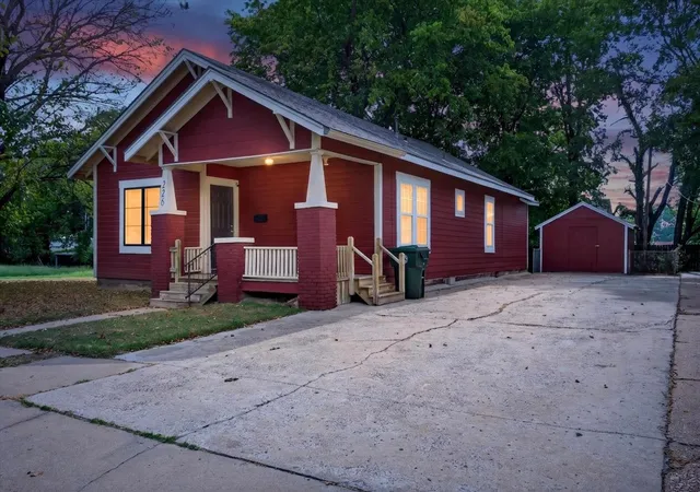 Photo 1 of Single family home for sale at 226 N G St, Muskogee, OK 74403 | MLS# 2629701 | Listing updated on 2026-08-22