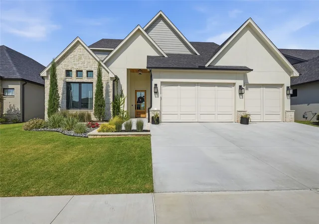 Photo 3 of Single family home for sale at 11928 S Vandalia Ave, Tulsa, OK 74137 | MLS# 2629741 | Listing updated on 2026-08-20