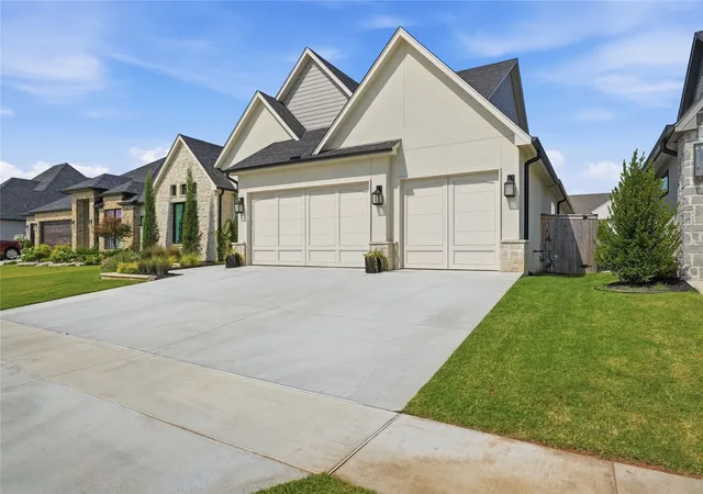 Photo 3 of Single family home for sale at 11928 S Vandalia Ave, Tulsa, OK 74137 | MLS# 2629741 | Listing updated on 2026-08-20