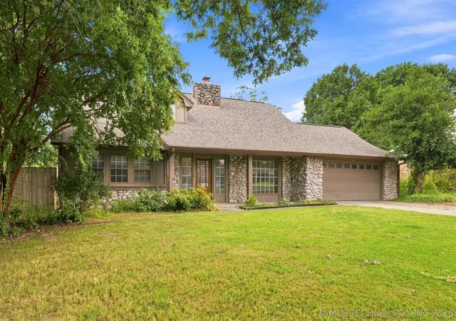 Photo 2 of Sale Pending at 2509 Debby Jane Ln, Muskogee, OK 74403 | MLS# 2629648 | Listing updated on 2026-08-20