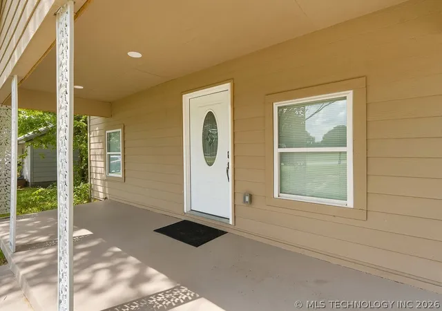 Photo 3 of Single family home for sale at 810 West 2nd, Ada, OK 74820 | MLS# 2629814 | Listing updated on 2026-08-20