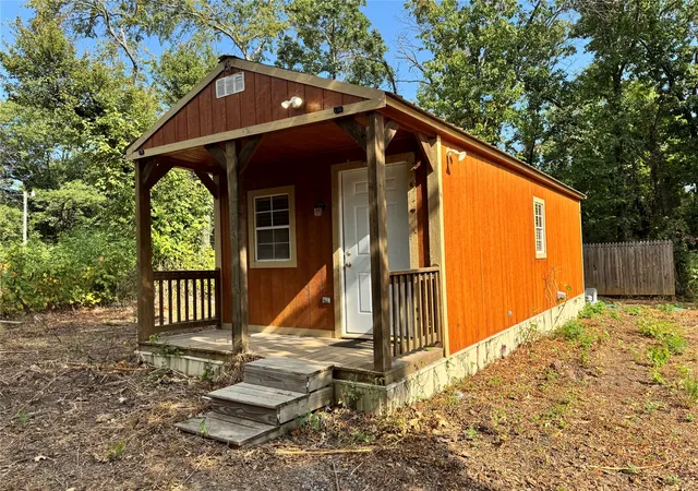 1st image of 327 Pine St S, Mead, OK 73449 | MLS# 2629838