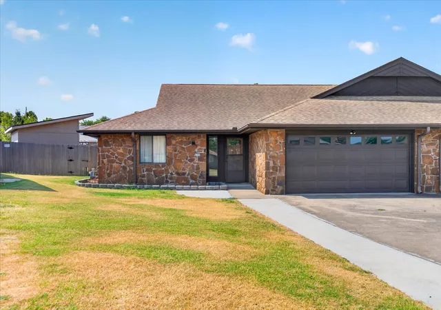 Photo 2 of Sale Pending at 6703 Abbey Rd, Bartlesville, OK 74006 | MLS# 2629526 | Listing updated on 2026-08-25
