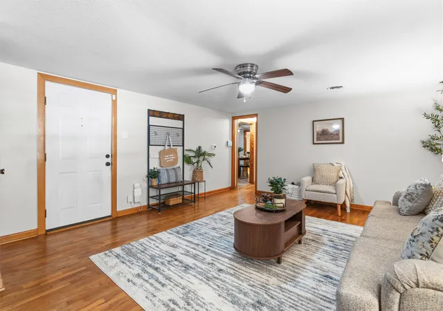 Photo 3 of Single family home for sale at 1415 Holt St, Ardmore, OK 73401 | MLS# 2629867 | Listing updated on 2026-09-22