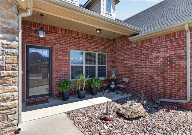 Photo 3 of Sale Pending at 5402 Aspen Ave, Bartlesville, OK 74006 | MLS# 2629897 | Listing updated on 2026-09-23