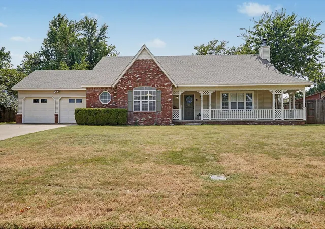 Photo 2 of Sale Pending at 3107 W Berwick St, Claremore, OK 74017 | MLS# 2629751 | Listing updated on 2026-08-25