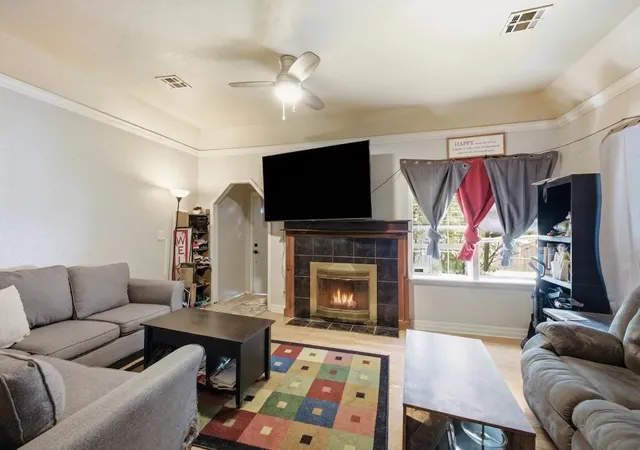 Photo 3 of Sale Pending at 233 E Young Pl, Tulsa, OK 74106 | MLS# 2629939 | Listing updated on 2026-10-04