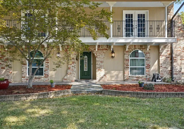 Photo 3 of Single family home for sale at 502 Fairway Dr, Broken Arrow, OK 74011 | MLS# 2629946 | Listing updated on 2026-09-30