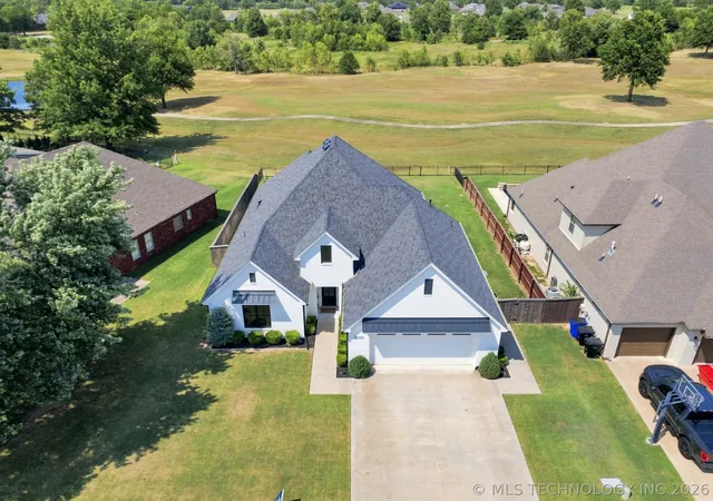 Photo 3 of Sale Pending at 30733 E 65th Street S, Broken Arrow, OK 74014 | MLS# 2629949 | Listing updated on 2026-09-01