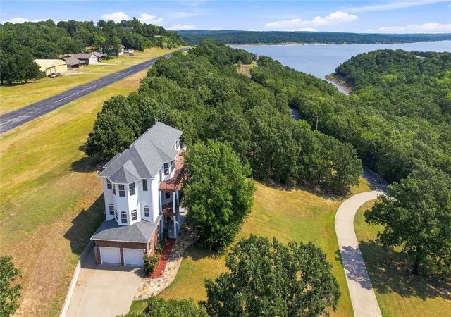 Photo 3 of Single family home for sale at 778 W Lakeshore Dr, Cleveland, OK 74020 | MLS# 2629950 | Listing updated on 2026-09-18