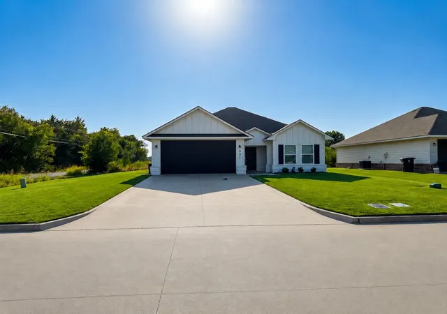 1st image of 901 Westgate, Durant, OK 74701 | MLS# 2629972