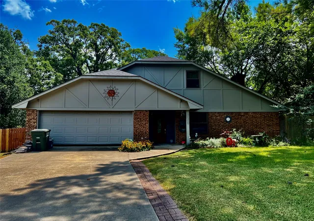 Photo 1 of Single family home for sale at 110 Parkway Plz, Madill, OK 73446 | MLS# 2629183 | Listing updated on 2026-08-20