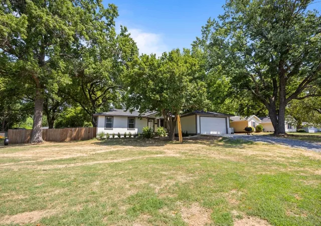 Photo 2 of Single family home for sale at 4010 E Harris Rd, Muskogee, OK 74403 | MLS# 2629988 | Listing updated on 2026-08-23