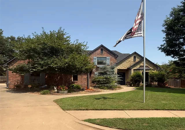 Photo 1 of Sale Pending at 100 Hanover Dr, Edmond, OK 73034 | MLS# 2629937 | Listing updated on 2026-08-24