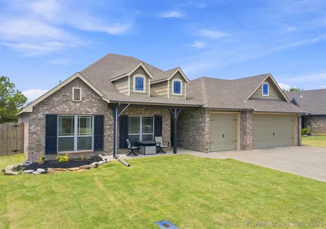 Photo 2 of Sale Pending at 8416 N 76 Eastavenue, Owasso, OK 74055 | MLS# 2629954 | Listing updated on 2026-09-18