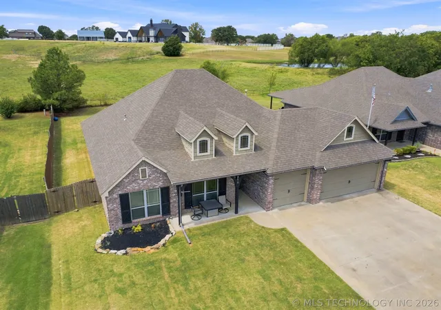 Photo 3 of Sale Pending at 8416 N 76 Eastavenue, Owasso, OK 74055 | MLS# 2629954 | Listing updated on 2026-09-18