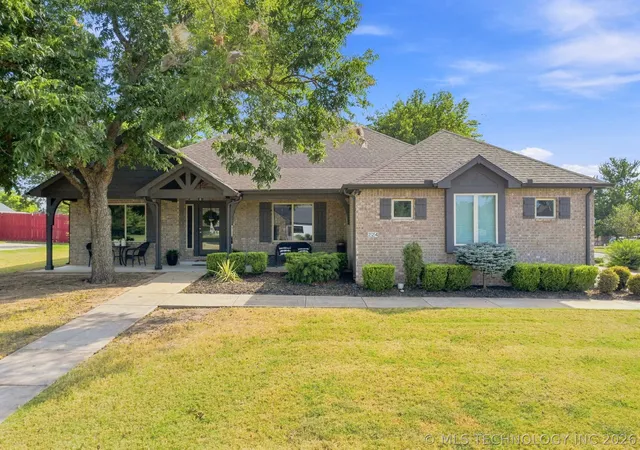 Photo 1 of Sale Pending at 224 Williamsburg St, Catoosa, OK 74015 | MLS# 2629686 | Listing updated on 2026-08-23