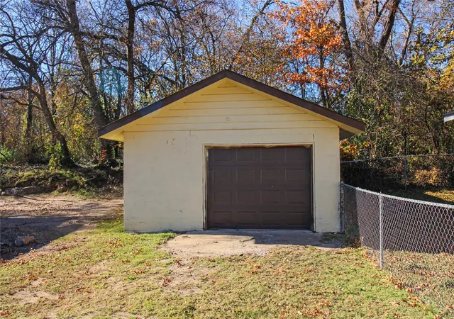 Listing Photo 5 - Condo for sale in building located at 310 Wilson Ave, Tahlequah, OK 74464
