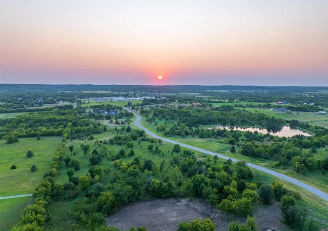 Photo 2 of Sale Pending at 15 W 195th Street S, Mounds, OK 74047 | MLS# 2627992 | Listing updated on 2026-08-20