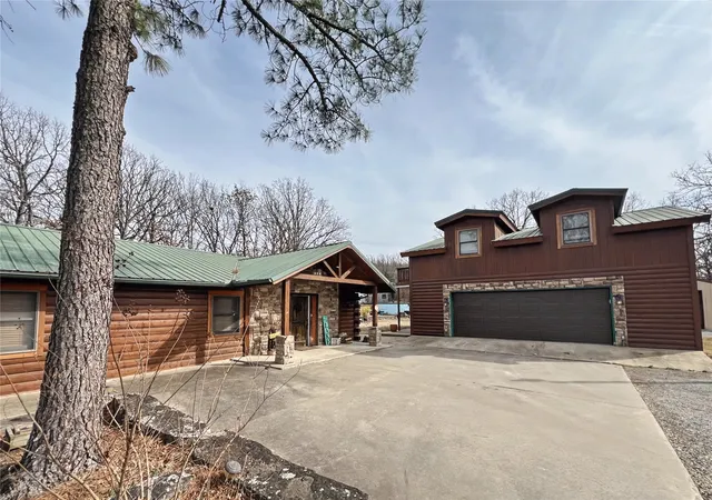 Photo 3 of Single family home for sale at 30226 S Hickory Ln, Cookson, OK 74427 | MLS# 2630053 | Listing updated on 2026-09-29