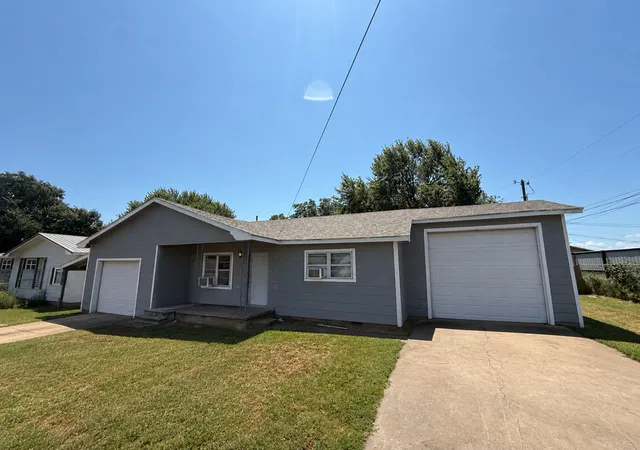 Photo 1 of Single family home for sale at 712 Nichols Ave, Checotah, OK 74426 | MLS# 2629936 | Listing updated on 2026-08-24