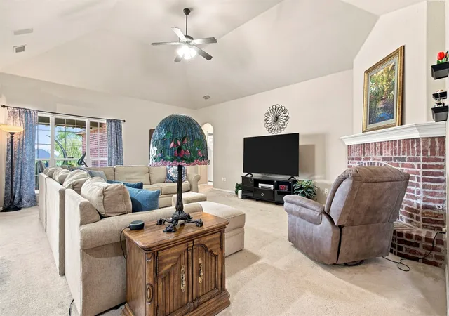 Photo 3 of Sale Pending at 712 W Juneau St, Broken Arrow, OK 74012 | MLS# 2630049 | Listing updated on 2026-08-31