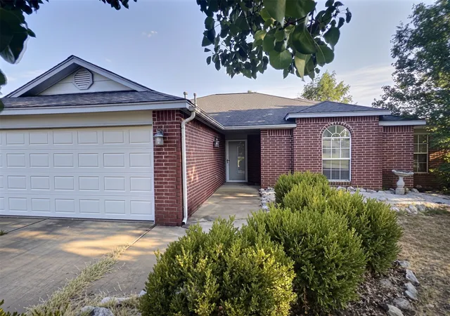 Photo 1 of Sale Pending at 10916 E 118th Court, Collinsville, OK 74021 | MLS# 2630082 | Listing updated on 2026-08-20