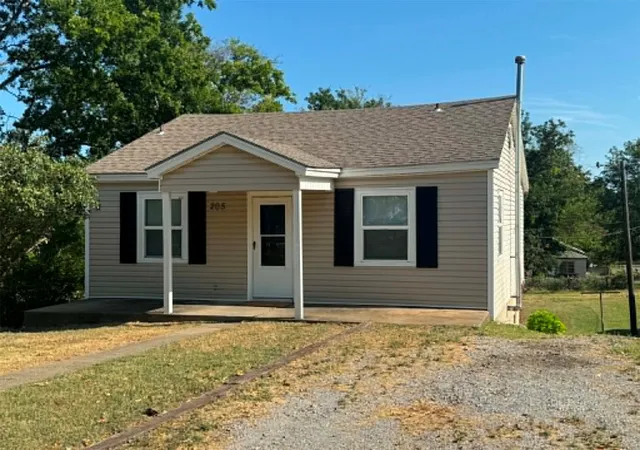 Photo 3 of Sale Pending at 205 E Harrison, Mc Alester, OK 74501 | MLS# 2630083 | Listing updated on 2026-09-28