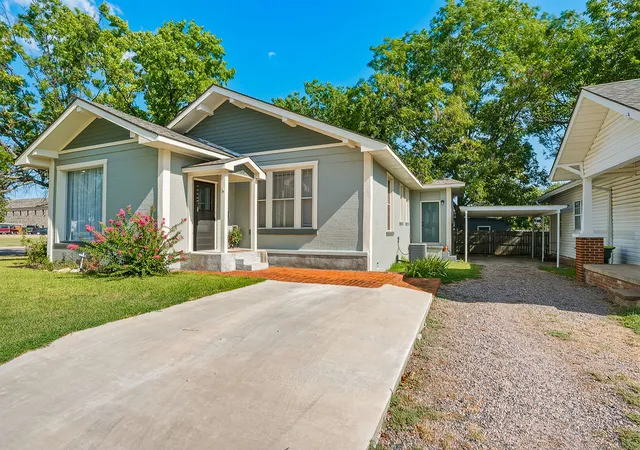 Photo 3 of Single family home for sale at 100 East 16th, Ada, OK 74820 | MLS# 2629894 | Listing updated on 2026-08-20
