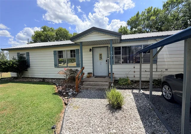 Single family home for sale at 617 W 7th Street, Kiowa, OK 74553 | MLS# 2630091