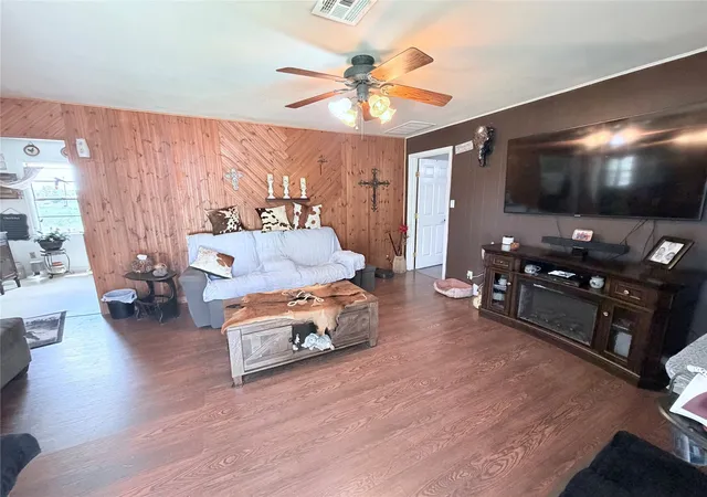 Photo 2 of Single family home for sale at 617 W 7th Street, Kiowa, OK 74553 | MLS# 2630091 | Listing updated on 2026-08-20
