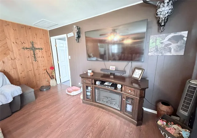 Photo 3 of Single family home for sale at 617 W 7th Street, Kiowa, OK 74553 | MLS# 2630091 | Listing updated on 2026-08-20