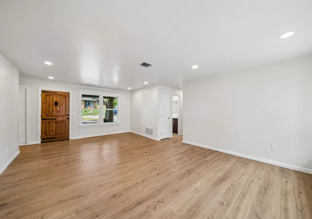 Photo 4 of Single family home for sale at 108 Highland, Pauls Valley, OK 73075 | MLS# 2630007 | Listing updated on 2026-08-20