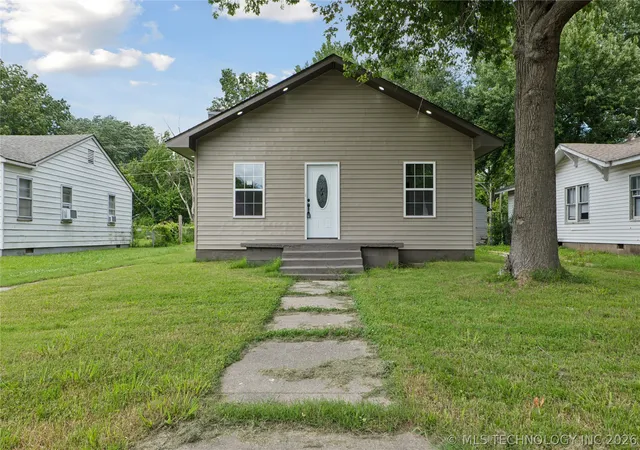Photo 2 of Single family home for sale at 2610 Elgin St, Muskogee, OK 74401 | MLS# 2629370 | Listing updated on 2026-09-23