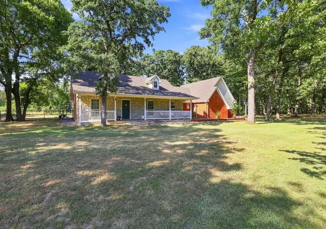 Photo 2 of Single family home for sale at 11952 N Woodlands Cir, Kingston, OK 73439 | MLS# 2630116 | Listing updated on 2026-08-20