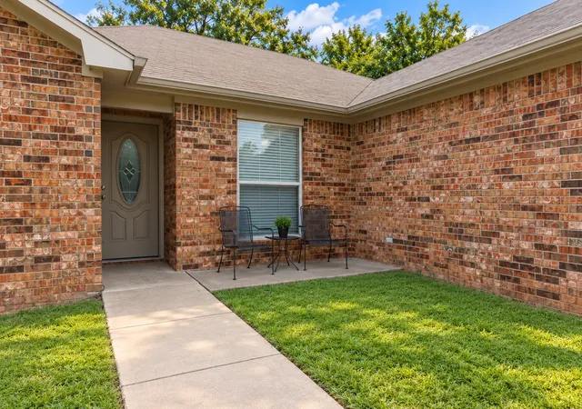 Photo 3 of Single family home for sale at 5403 Roadrunner Ct, Durant, OK 74701 | MLS# 2630020 | Listing updated on 2026-09-29