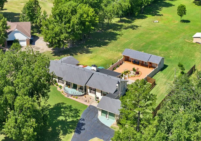 Photo 1 of Single family home for sale at 735 W Holiday Ln, Claremore, OK 74017 | MLS# 2628020 | Listing updated on 2026-10-06