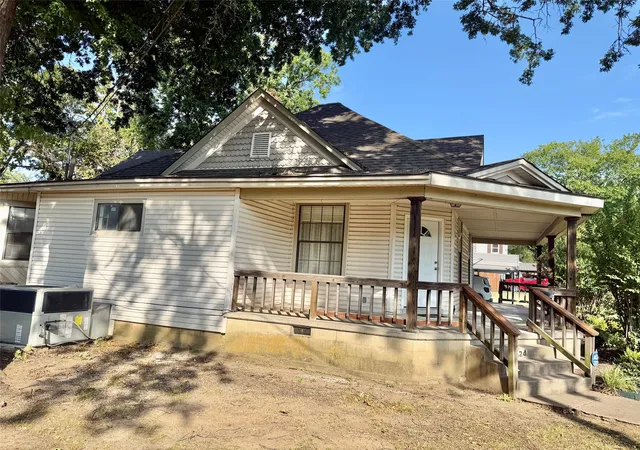Photo 1 of Sale Pending at 624 W Canadian Ave, Vinita, OK 74301 | MLS# 2630145 | Listing updated on 2026-08-20