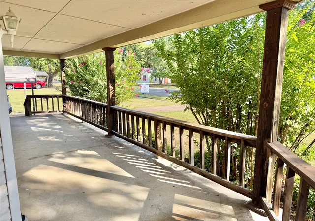 Photo 2 of Sale Pending at 624 W Canadian Ave, Vinita, OK 74301 | MLS# 2630145 | Listing updated on 2026-08-20