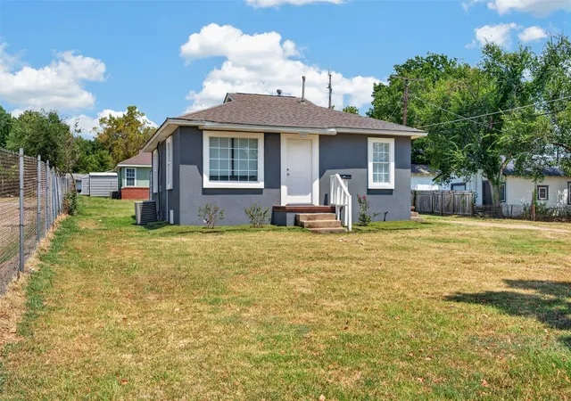 Photo 1 of Sale Pending at 315 W 11th Street, Sand Springs, OK 74063 | MLS# 2630044 | Listing updated on 2026-10-02