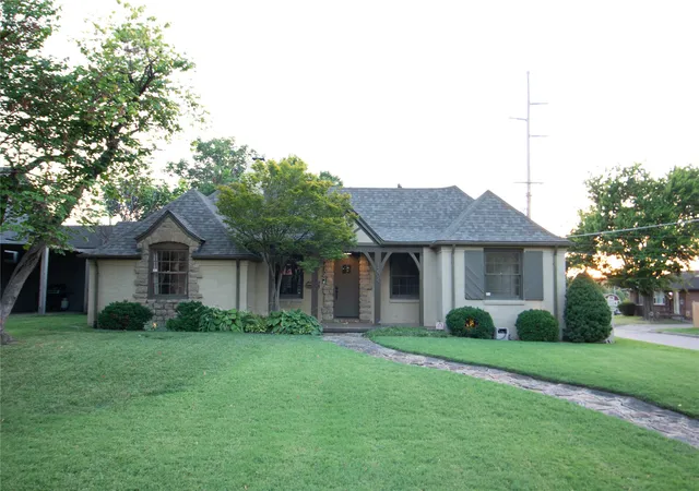 Photo 1 of Single family home for sale at 1204 S Evanston Ave, Tulsa, OK 74104 | MLS# 2630030 | Listing updated on 2026-10-10
