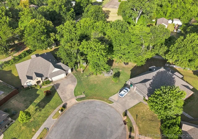 Photo 3 of Sale Pending at S Walnut Crk Pl, Sand Springs, OK 74063 | MLS# 2630176 | Listing updated on 2026-08-24