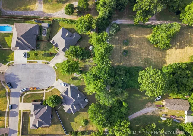 Photo 3 of Sale Pending at S Walnut Crk Pl, Sand Springs, OK 74063 | MLS# 2630176 | Listing updated on 2026-08-24