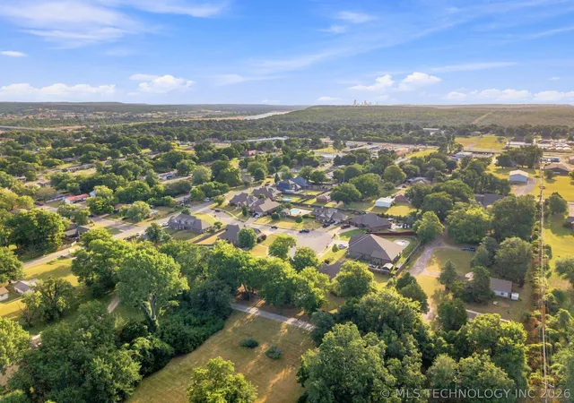 Photo 4 of Sale Pending at S Walnut Crk Pl, Sand Springs, OK 74063 | MLS# 2630176 | Listing updated on 2026-08-24