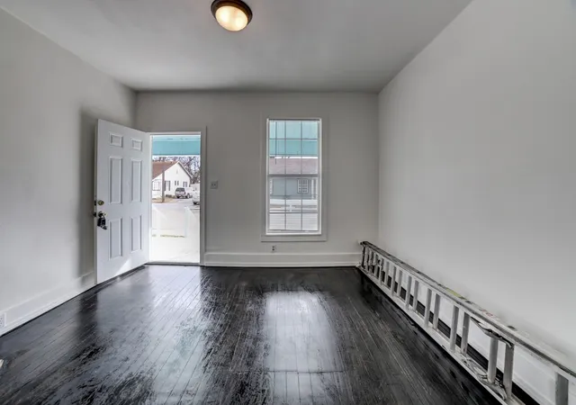 Listing Photo 5 - Condo for sale in building located at 2009 E 2nd St, Tulsa, OK 74104