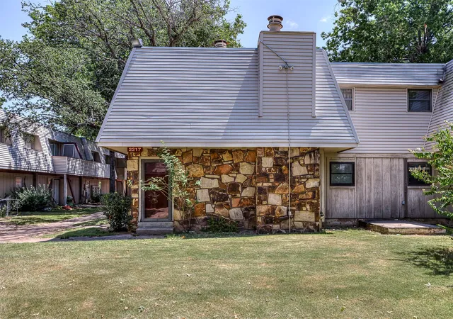 Photo 4 of Condo for sale at 2217 E 67th Street S #1502, Tulsa, OK 74136 | MLS# 2630274 | Listing updated on 2026-08-26