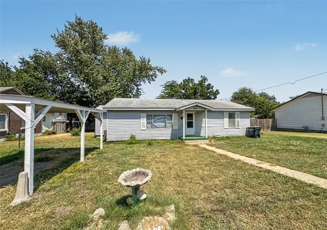 Photo 3 of Single family home for sale at 848 W Keetoowah St, Tahlequah, OK 74464 | MLS# 2630277 | Listing updated on 2026-08-20