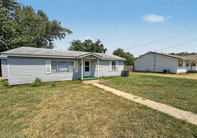 Photo 4 of Single family home for sale at 848 W Keetoowah St, Tahlequah, OK 74464 | MLS# 2630277 | Listing updated on 2026-08-20