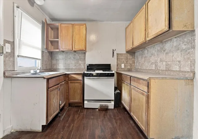 Listing Photo 5 - Condo for sale in building located at 1830 N Martin Luther King Jr Blvd E, Tulsa, OK 74106