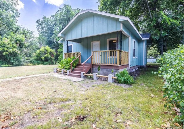 Photo 2 of Single family home for sale at 325 N Cherry, Ada, OK 74820 | MLS# 2630279 | Listing updated on 2026-08-20